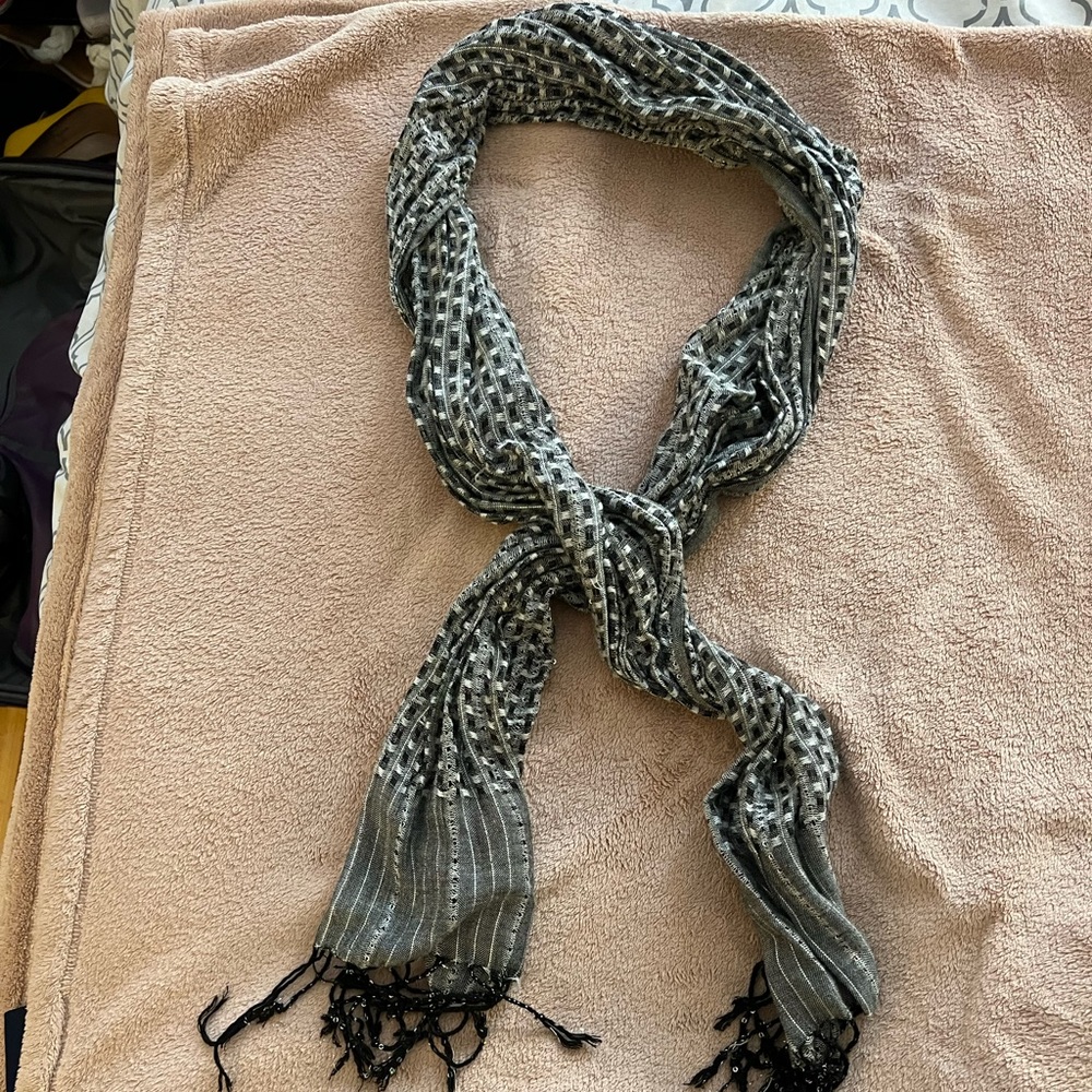 Black and white sparkly scarf